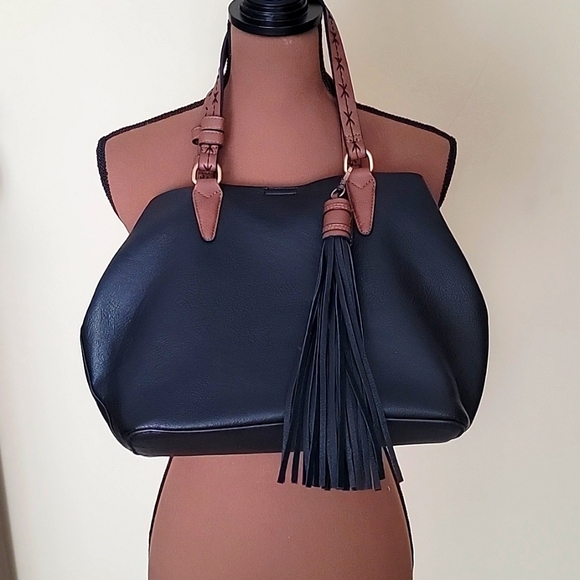 Leather black shoulder bag with bonus pouch with strap - Picture 1 of 10
